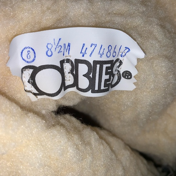 COBBIES satin Sherpa tassel boots women’s size 8.5 - Picture 14 of 16